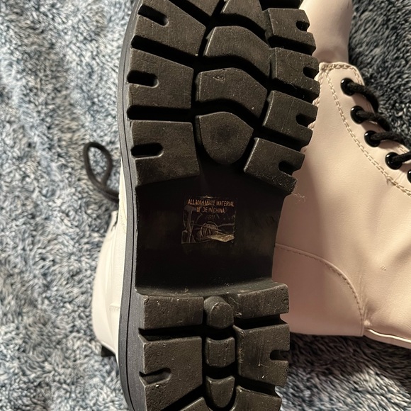 Ladies white boots size 7 - Picture 7 of 11